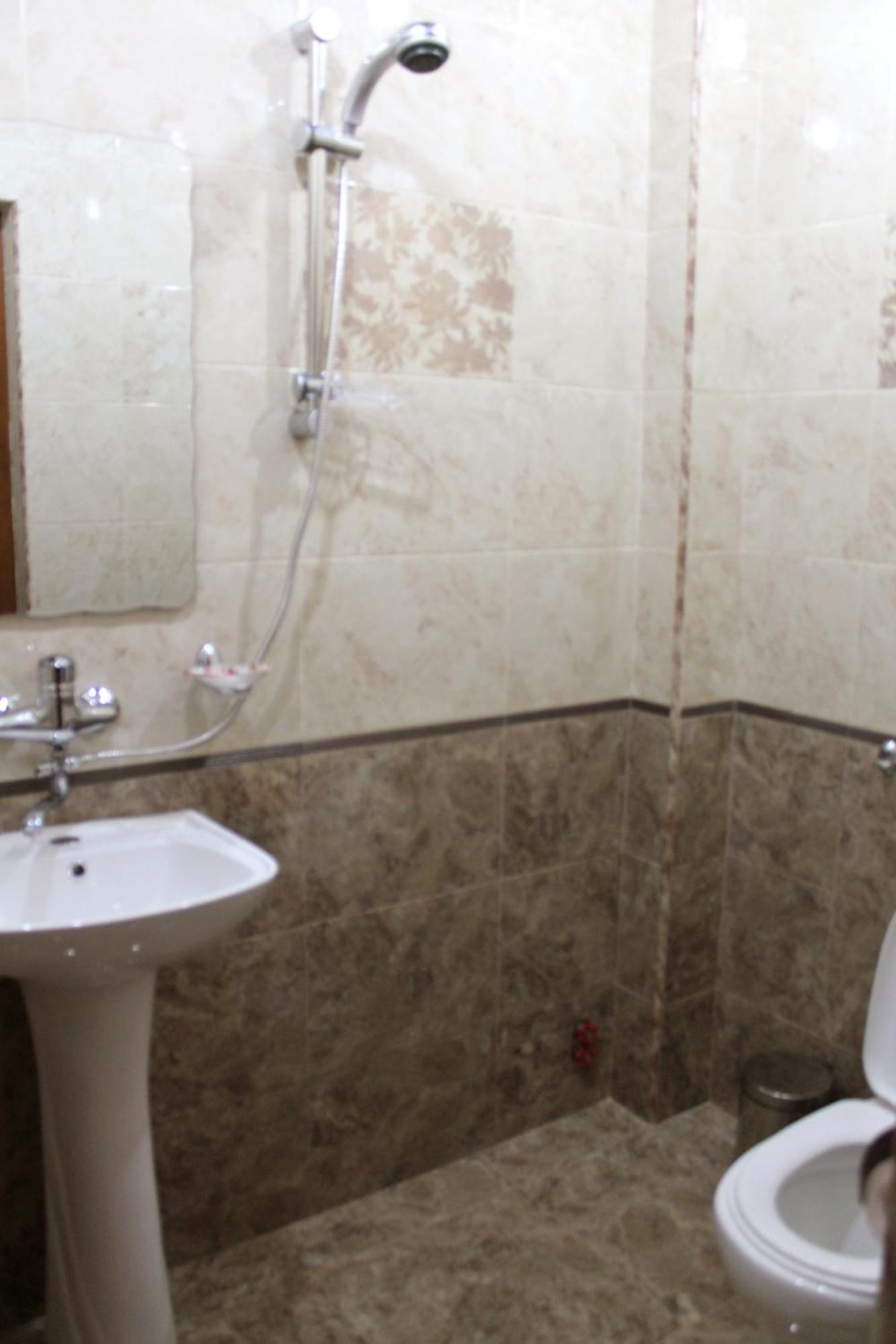 Princ Plaza Hotel Yerevan Luaran gambar