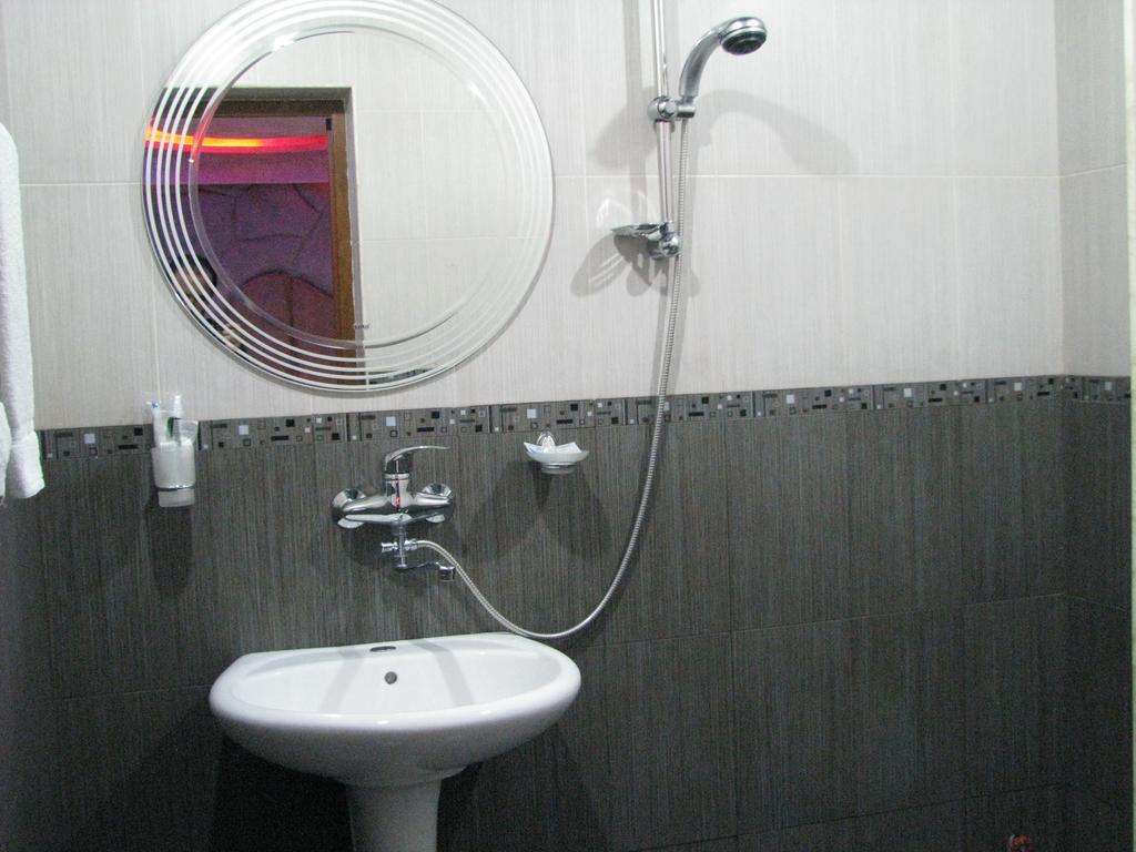 Princ Plaza Hotel Yerevan Bilik gambar